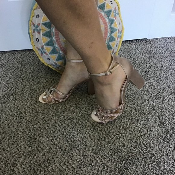 Rose Gold Jewel by Badgley Mischka Heels S 8 - Picture 5 of 7